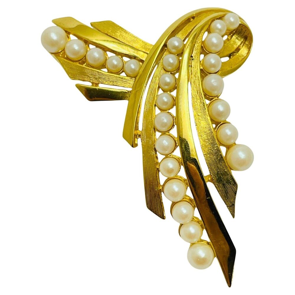 Vintage gold tone pearl designer brooch